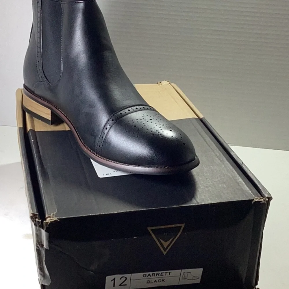 Garrett Men's Cap Toe Chelsea Boot